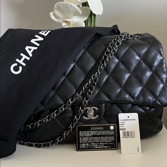 Chanel Classic Black Quilted Shoulder Bag - Picture 1 of 17